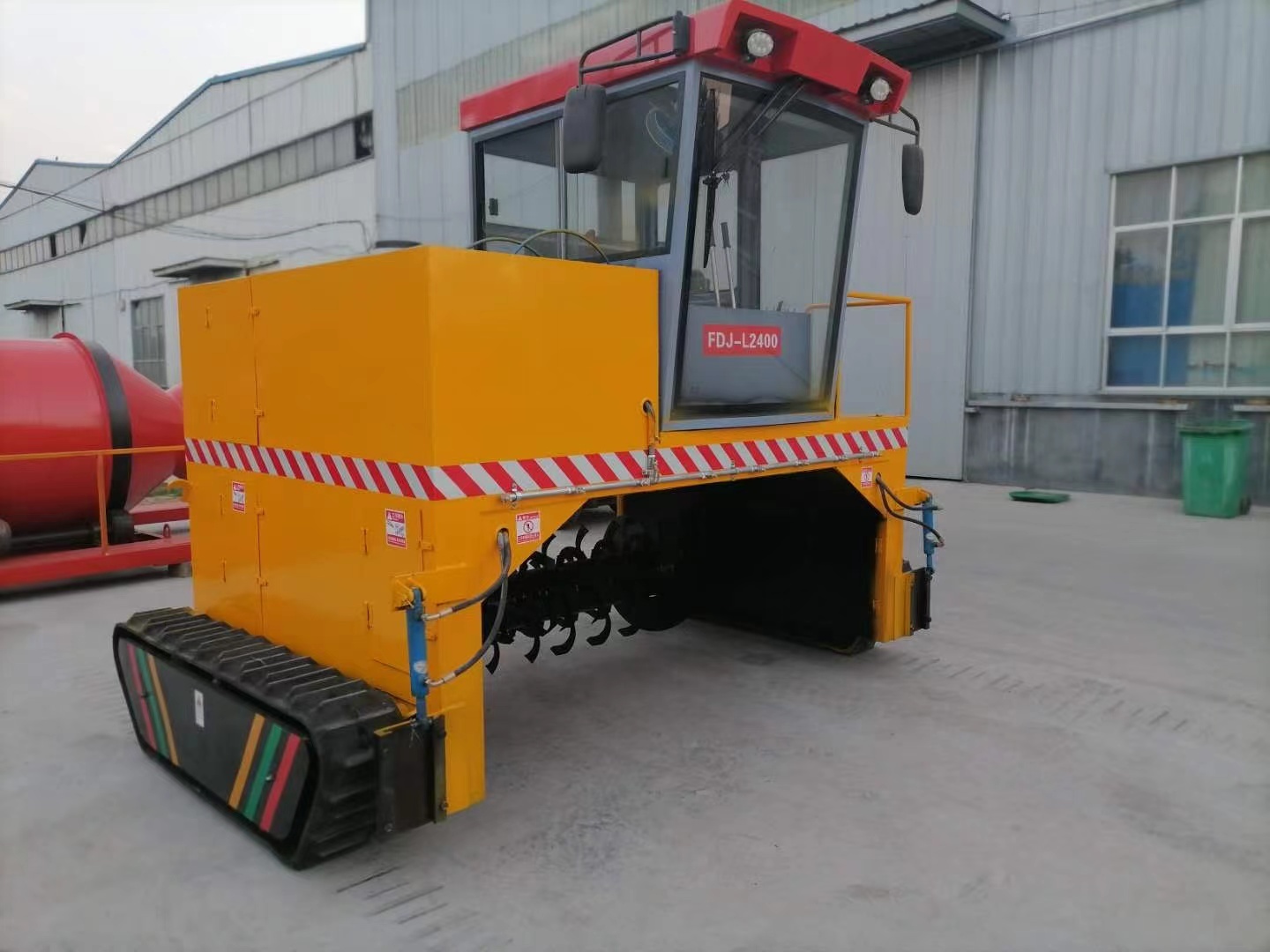 履帶式翻堆車(chē)如何維護(hù)保養(yǎng)？